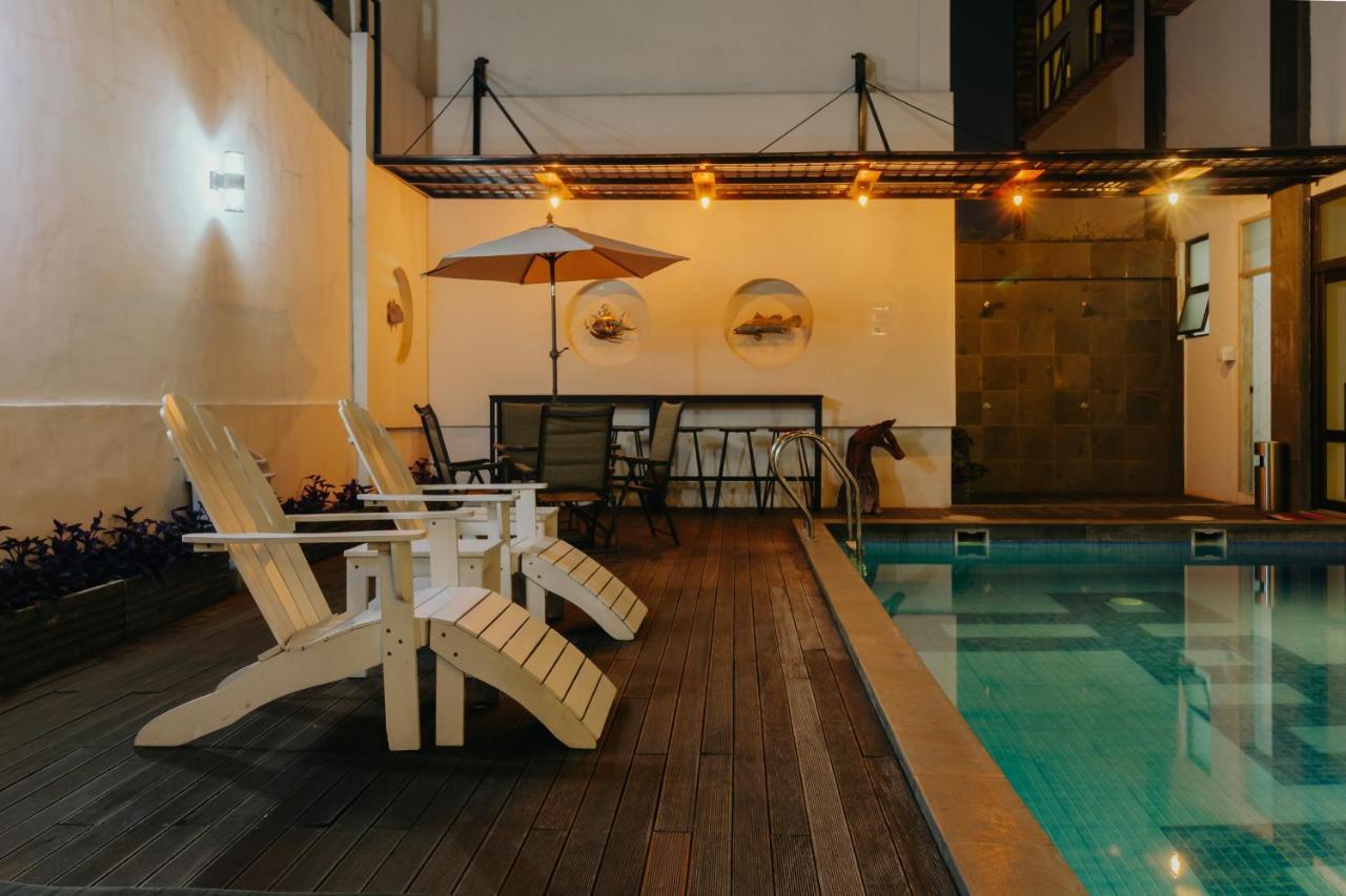 Urbanest Inn House Slipi Jakarta Exterior foto