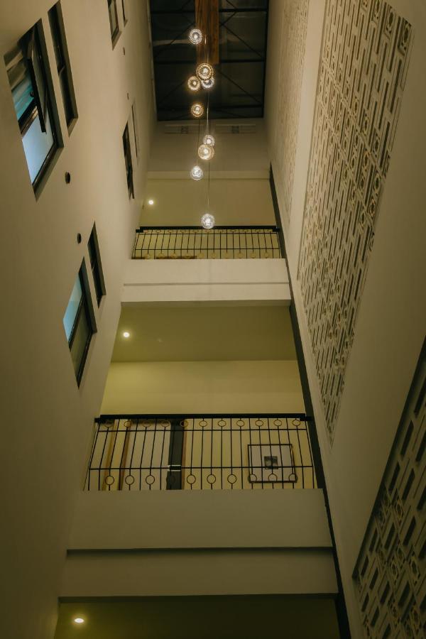 Urbanest Inn House Slipi Jakarta Exterior foto