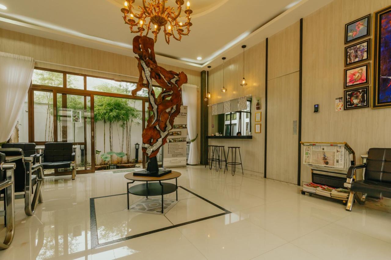 Urbanest Inn House Slipi Jakarta Exterior foto