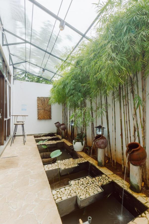 Urbanest Inn House Slipi Jakarta Exterior foto